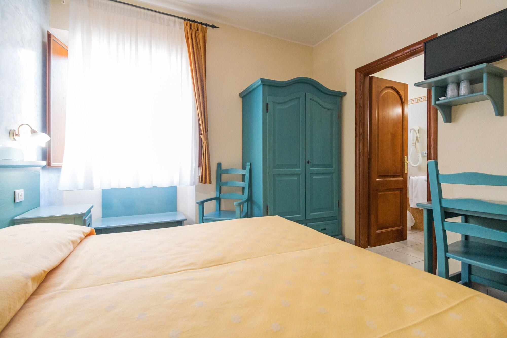 Hotel San Francisco Cala Gonone Exterior photo