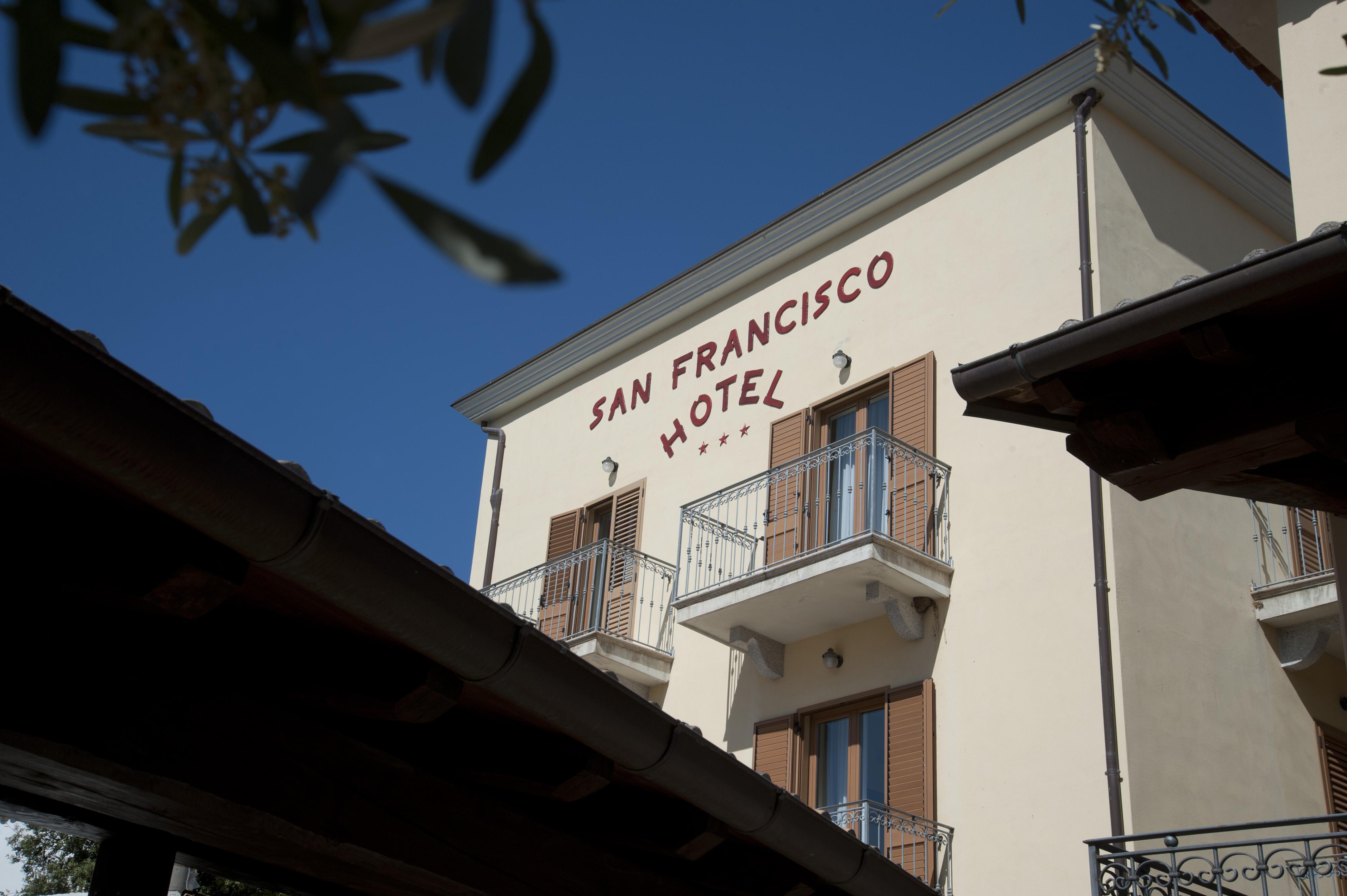 Hotel San Francisco Cala Gonone Exterior photo