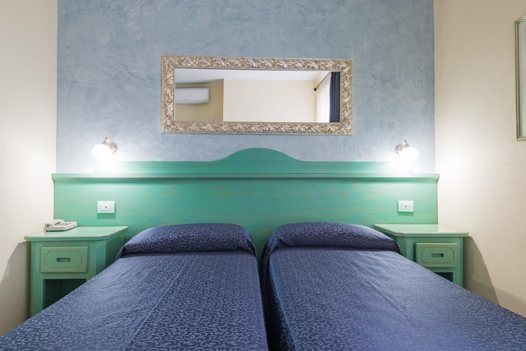 Hotel San Francisco Cala Gonone Exterior photo